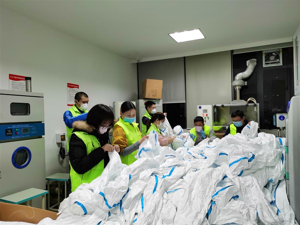 綠馬甲“浦東青年誌願者”,的一次晚班誌願服務