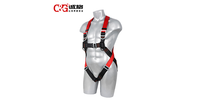五點式雙掛鉤安全帶的標準及應用