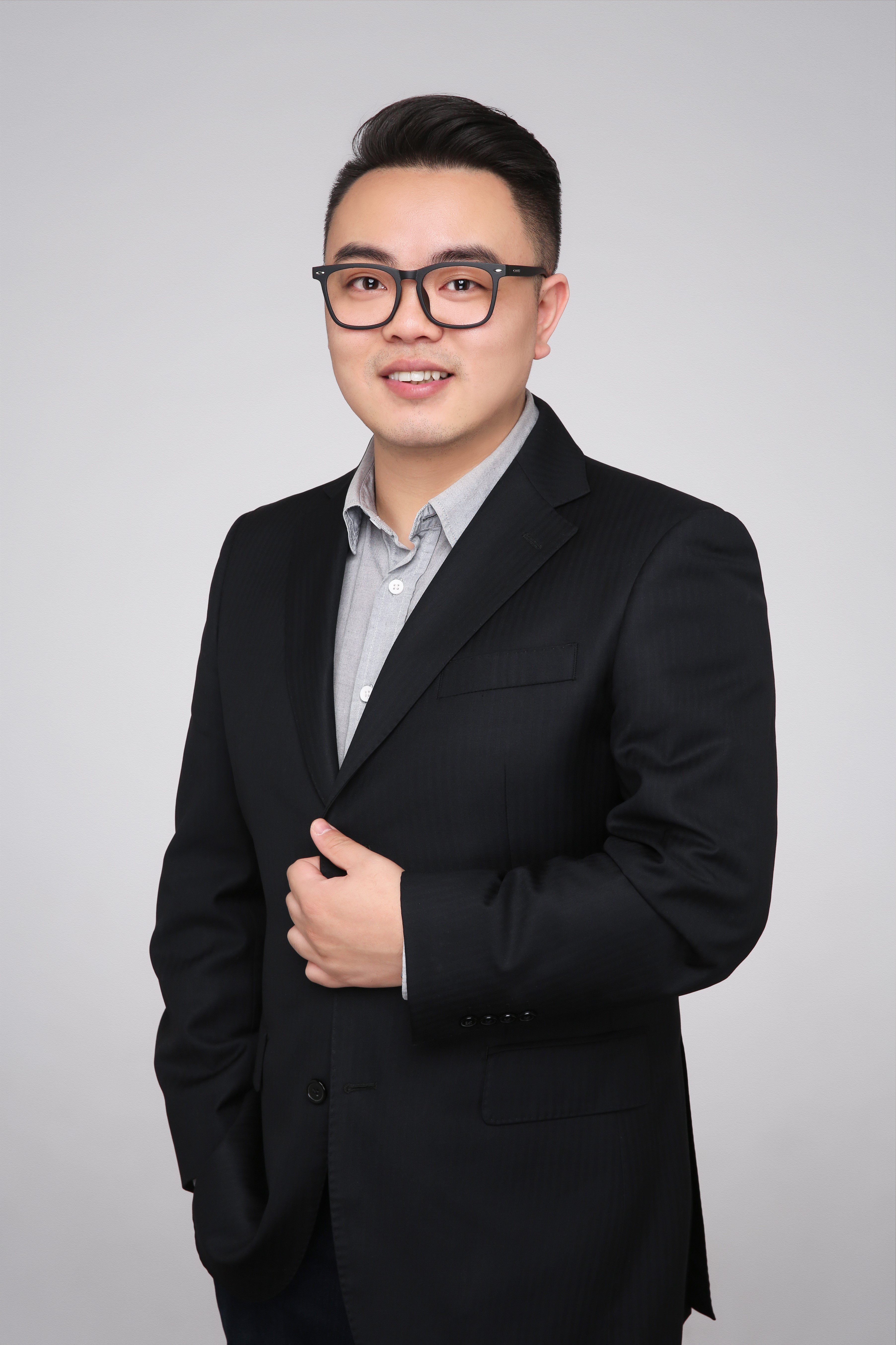 上海香蕉视频免费下载王(wáng)尉同誌榮獲周浦鎮“誠實守信模(mó)範(fàn)”榮譽稱號